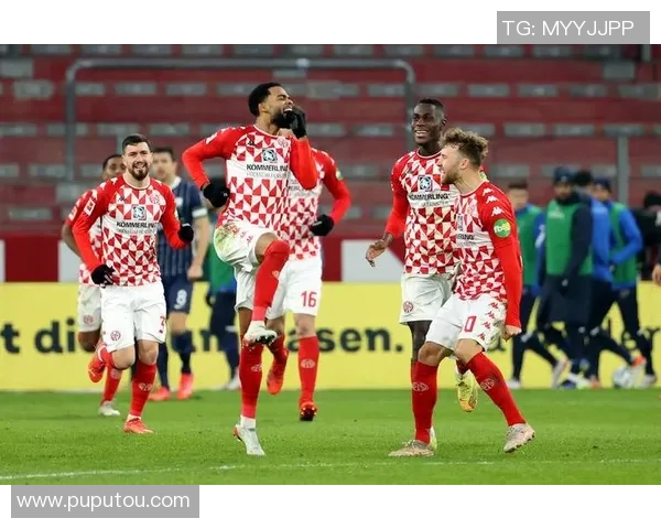 德甲精彩对决杜塞尔多夫迎战云达不莱梅期待激烈角逐 德甲精彩对决杜塞尔多夫迎战云达不莱梅期待激烈角逐