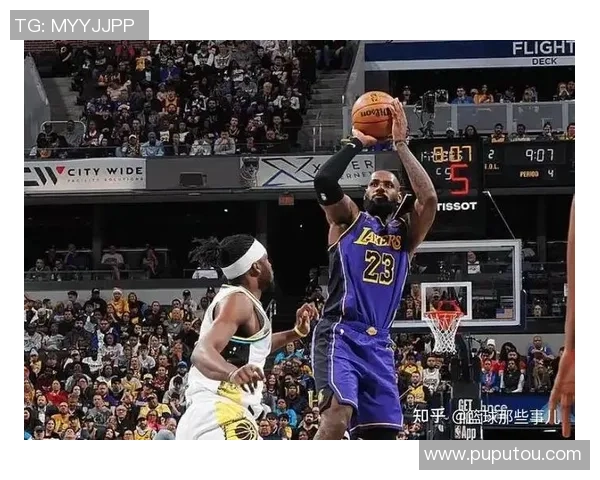 步行者与湖人激战11月30日常规赛精彩回顾与赛后分析